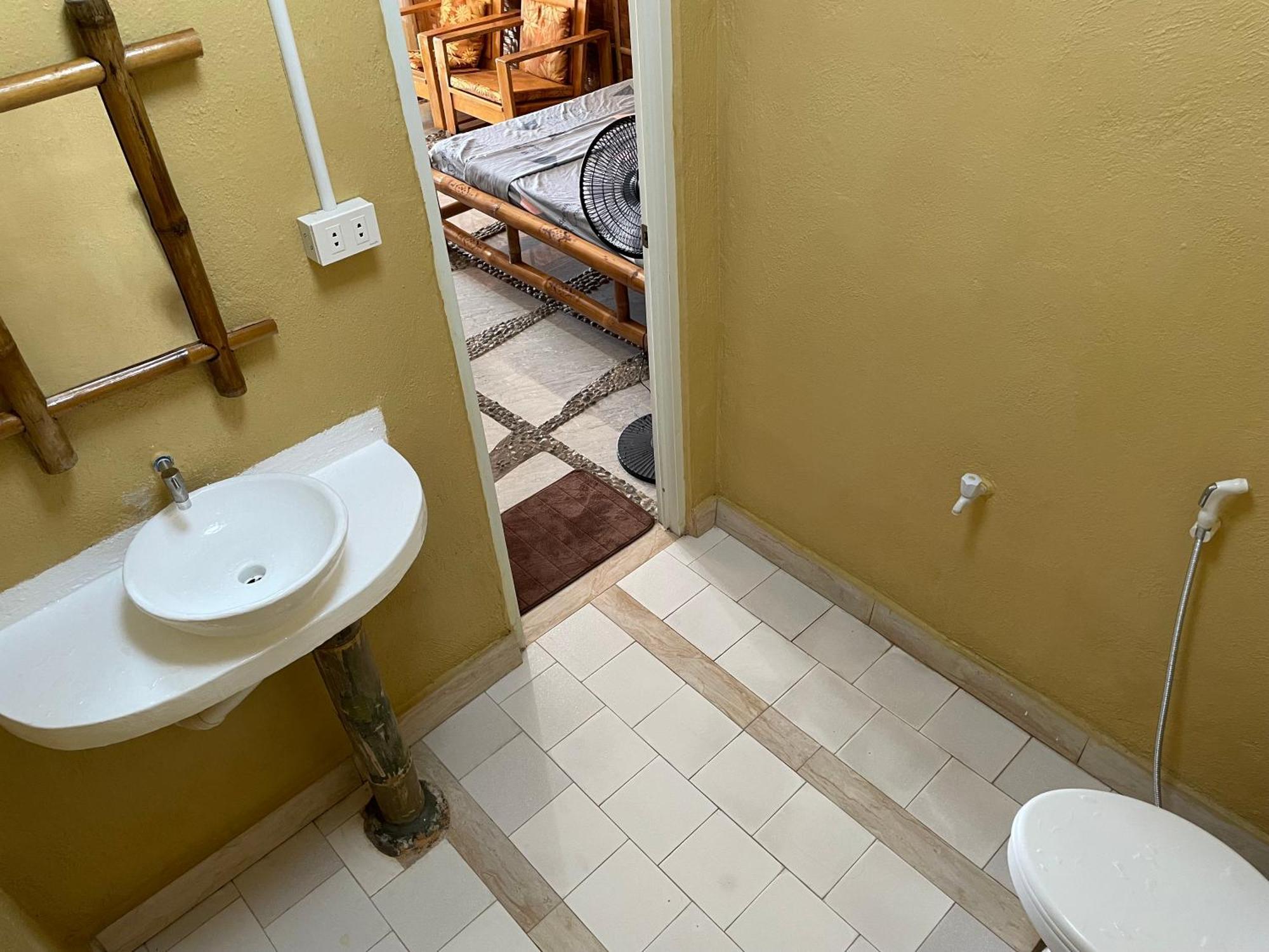Voodoo House Bed & Breakfast Lalao Exterior photo